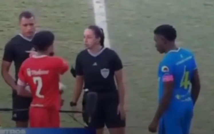 ¿Hacía falta?: el capitán de Argentinos Juniors avisó a los árbitros que en su plantel a dos les dicen “negro”