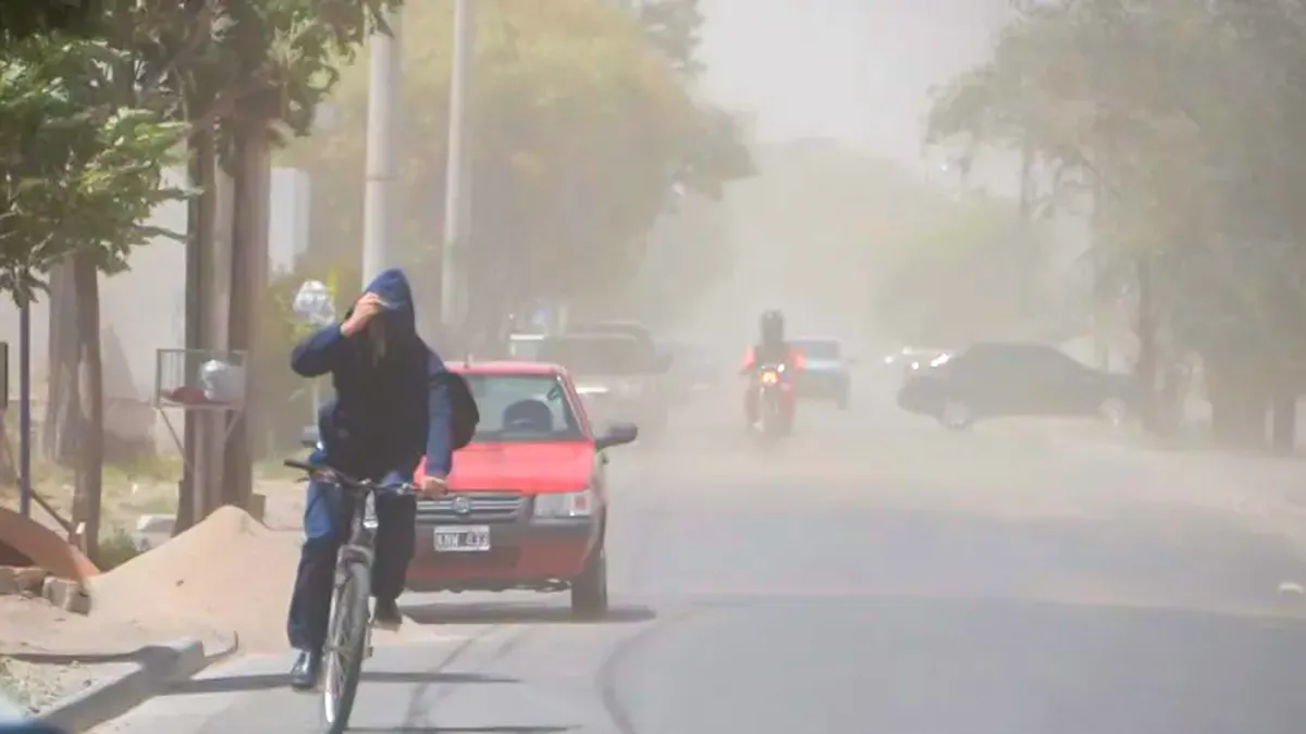 Alerta en Mendoza: el Zonda amenaza con bajar al llano y la temperatura trepará a los 30 grados