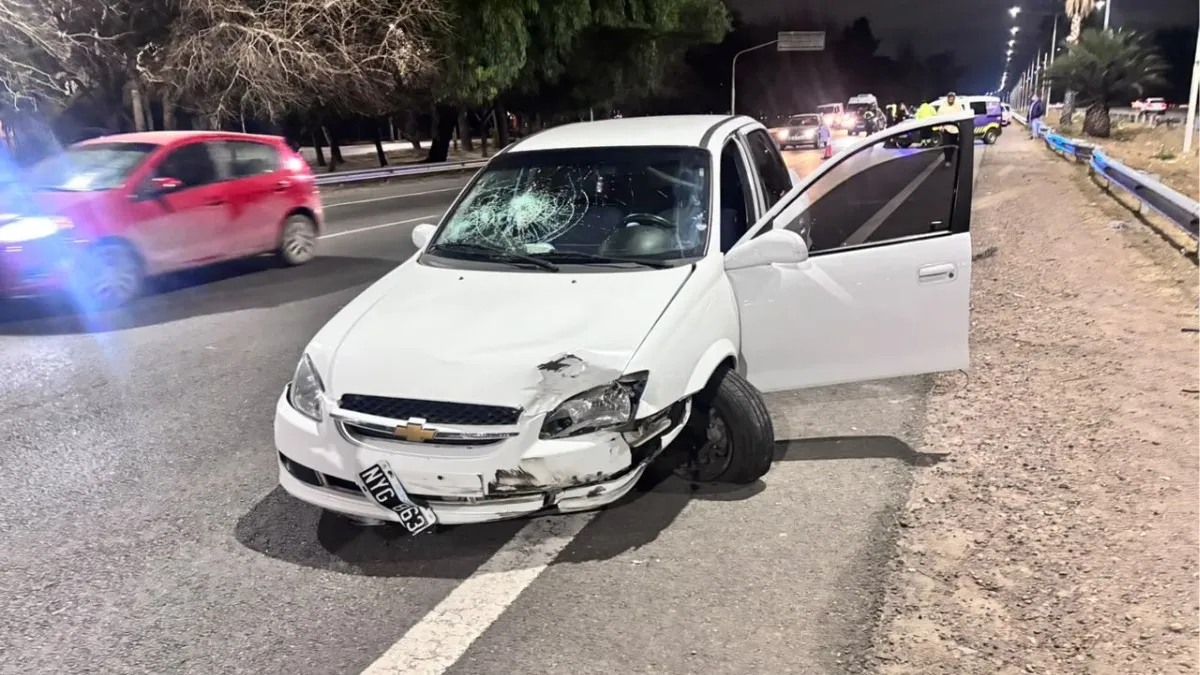 Insólito: vio en la TV que el auto secuestrado de su madre fallecida chocó en el Acceso Sur