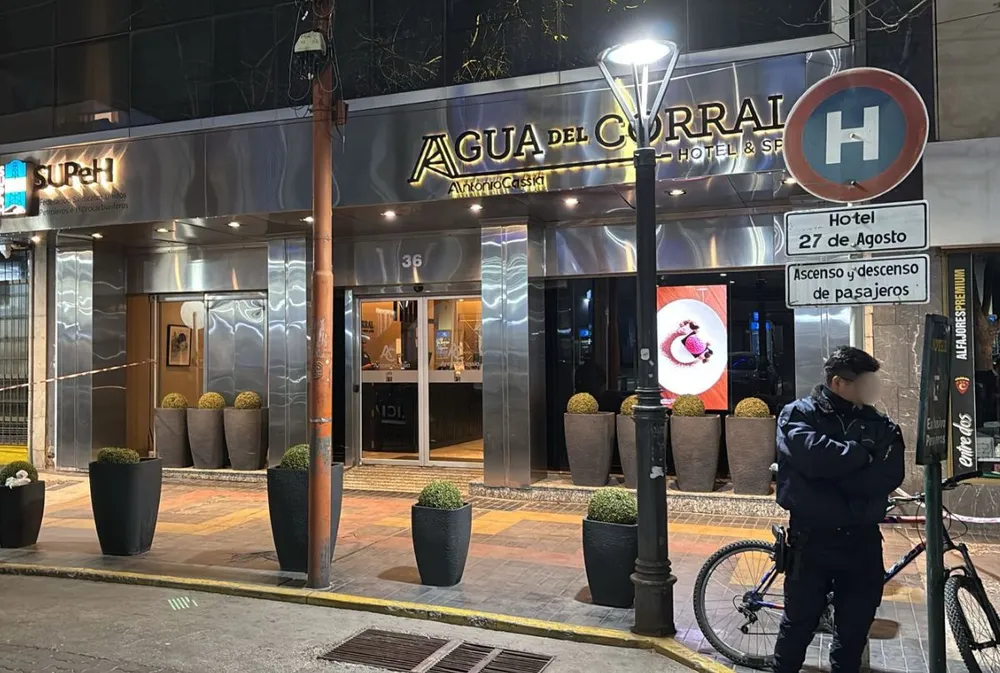 Mendoza: una turista cayó de un quinto piso y la Justicia investiga un femicidio